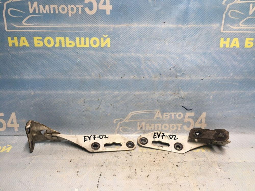 Петля капота правая Honda PARTNER 1999