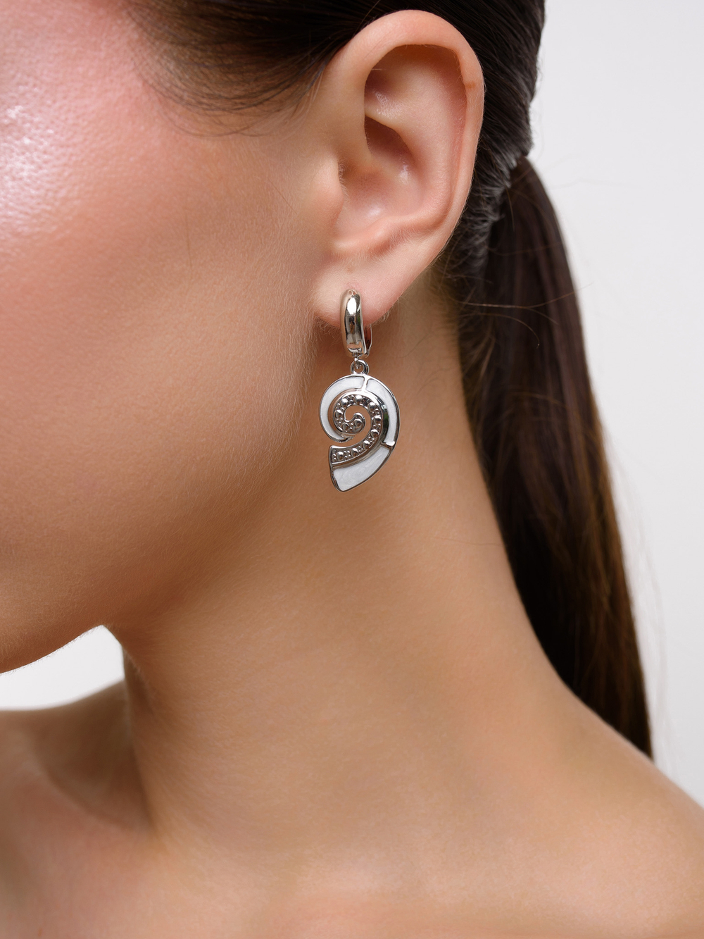 Серьги "White Pearl Turtle Shell" Silver