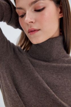 Водолазка из шерсти и кашемира шоколад