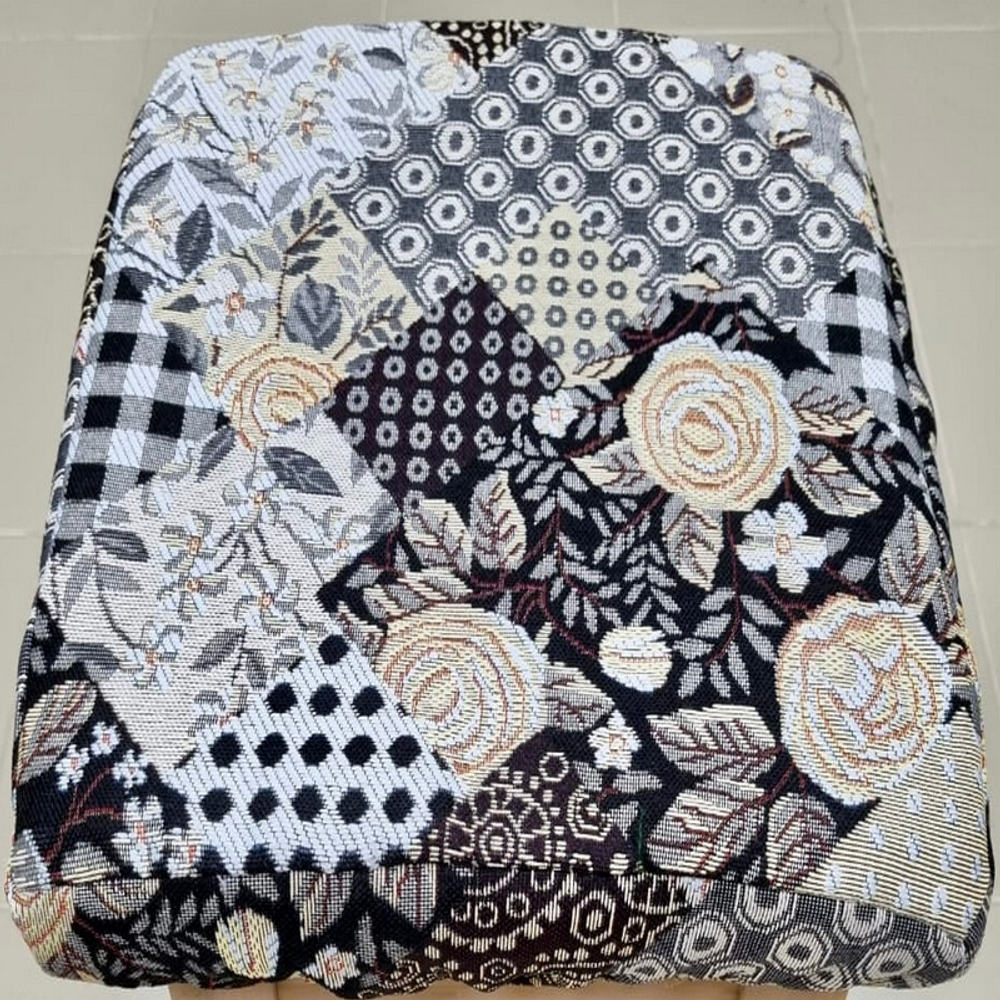 Чехол гобеленовый для табурета "ДВ.", дизайн: 274/1, размер 32*32см, Россия.