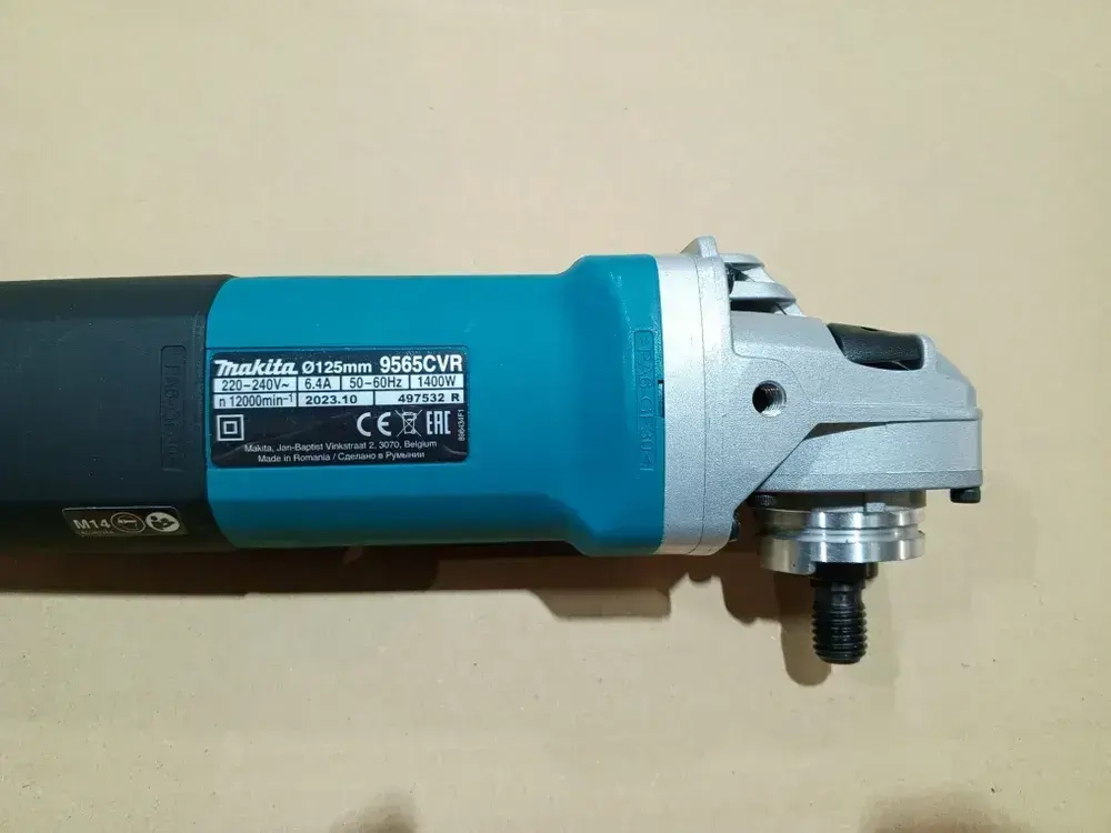 Угловая шлифовальная машина Makita 9565CVR 1400Вт. 125мм. 12000об/мин.