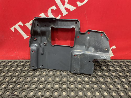 Кронштейн усилителя бампера правый