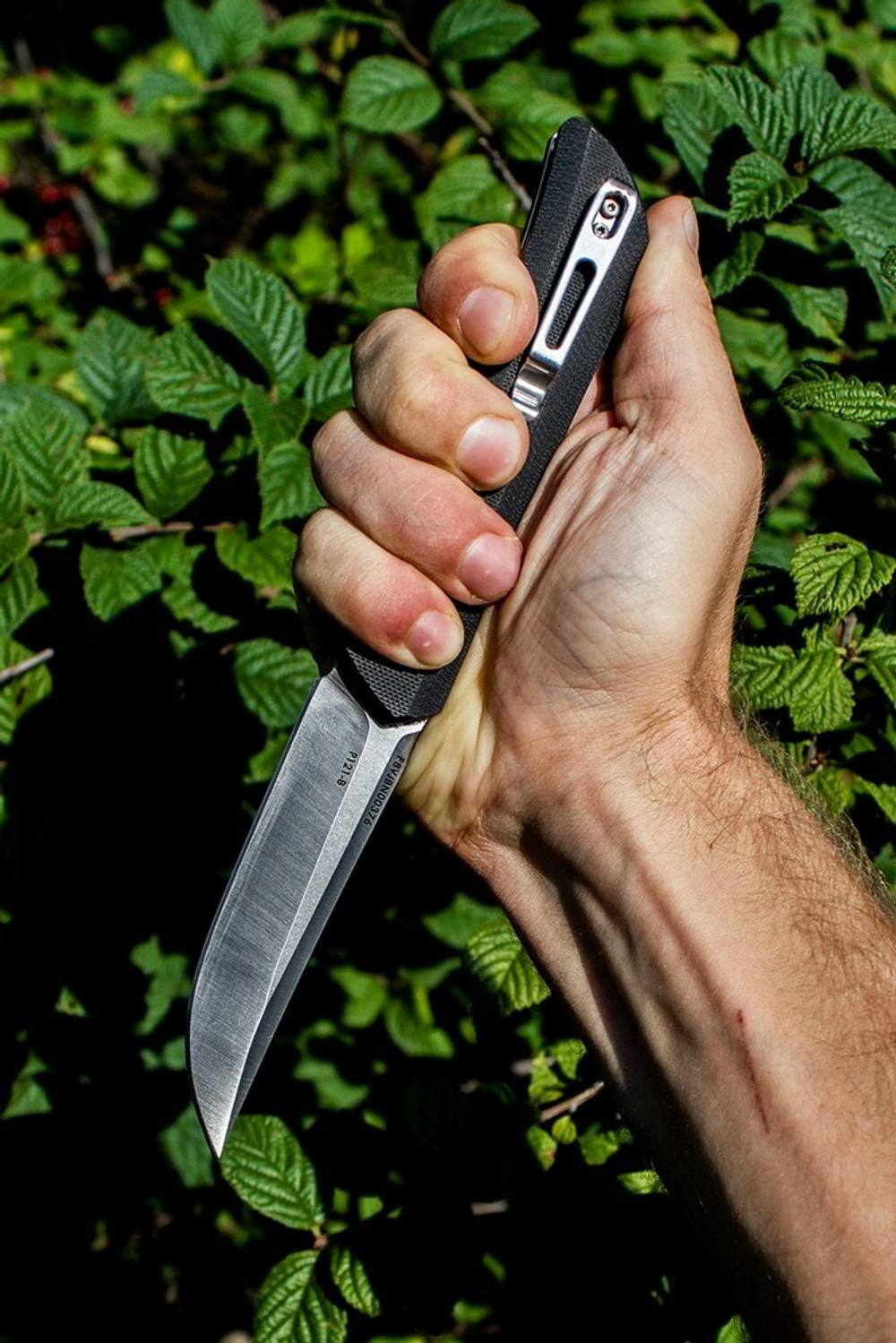 Нож Ruike Hussar P121 черный, P121-B