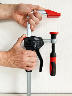 струбцина Bessey EHZ60-2K 600/100 мм для работы одной рукой