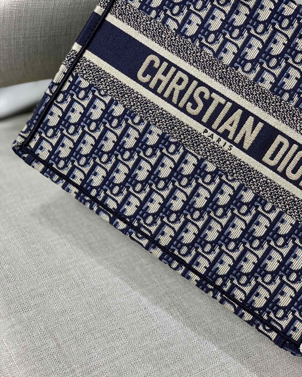Christian Dior Book Tote 36 cm