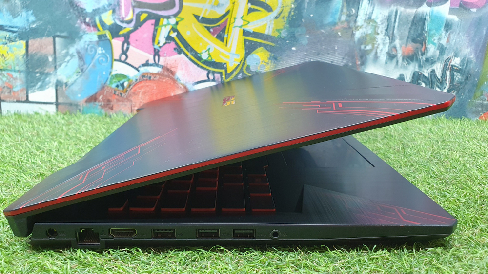 Игровой ASUS i5-8/16 Gb/GTX 1050 2 Gb/FHD