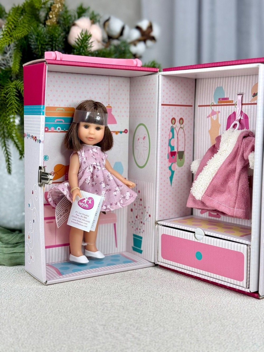 Кукла BERJUAN виниловая 22см Irene в наборе (1020)