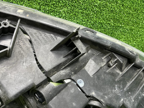 Битая Фара правая Mazda 6 GH (2009-2013) галоген