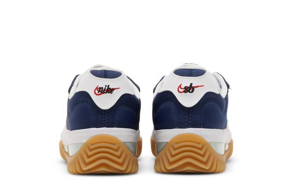 Кроссовки Nike Brsb