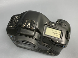 Canon EOS 1Ds Mark II 22.000 кадров