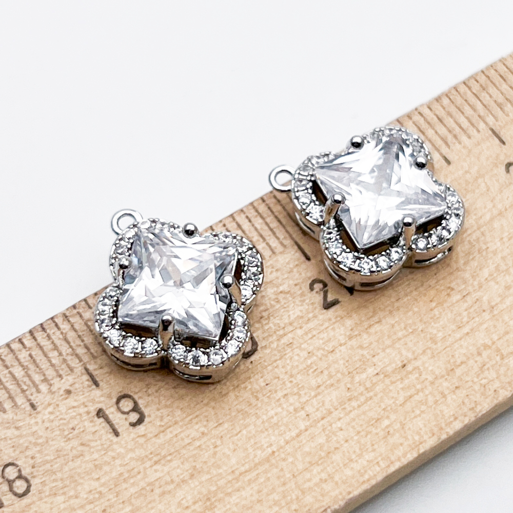 Подвеска Клевер, цвет серебро, фианиты, размер 16*14 мм, цена за 1 шт