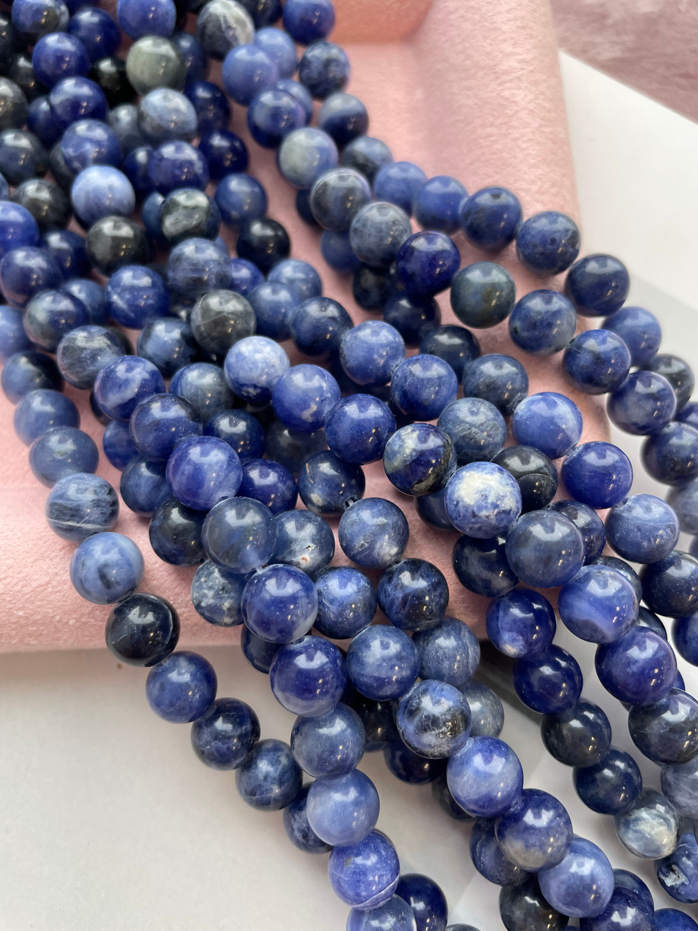 Нить бусин из содалита 8,5мм