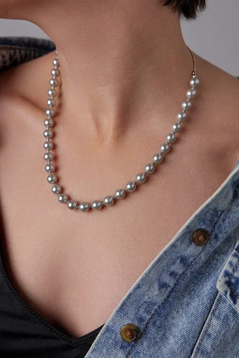 Колье-галстук из серо-зеленого жемчуга 0,6 см на бегунке, оттенок серебро