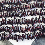 Гранат Пироп, природный, крошка, р-р 7-10 мм, насыщенный цвет, цена за нить 19 см