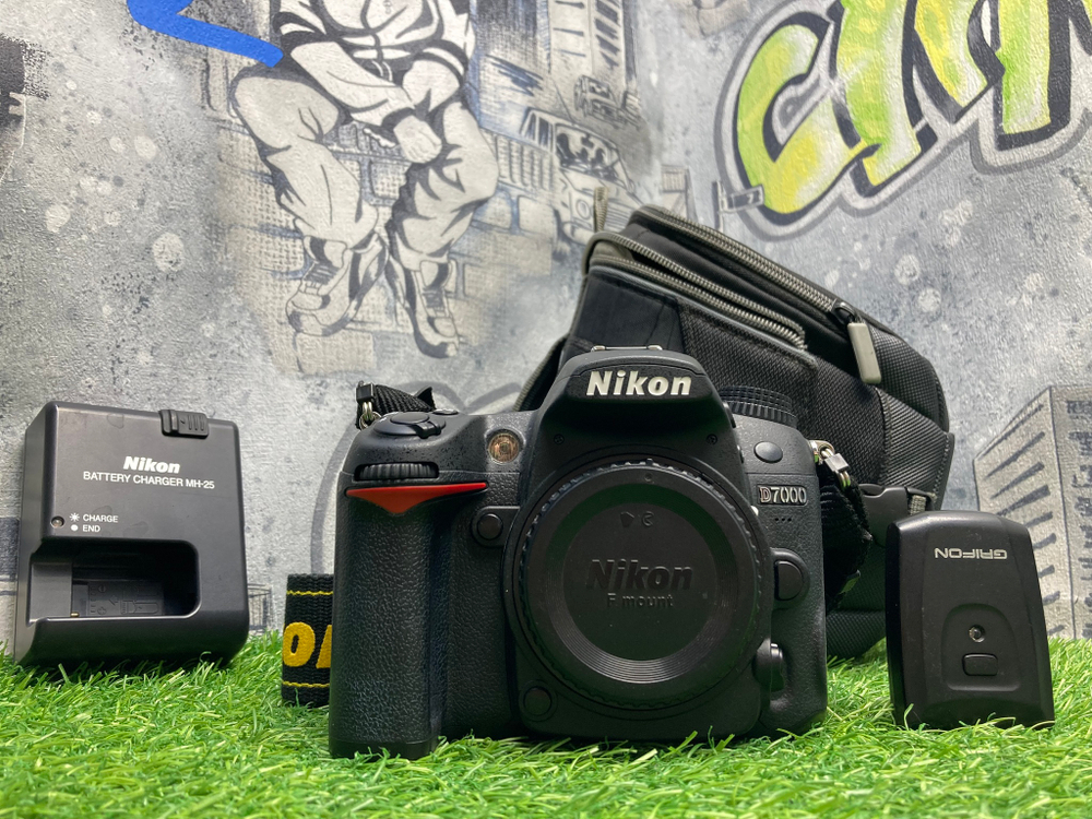 Nikon D7000 (7000 кадров)