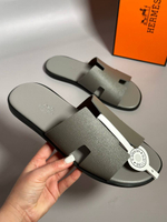 Шлёпанцы серые Hermes