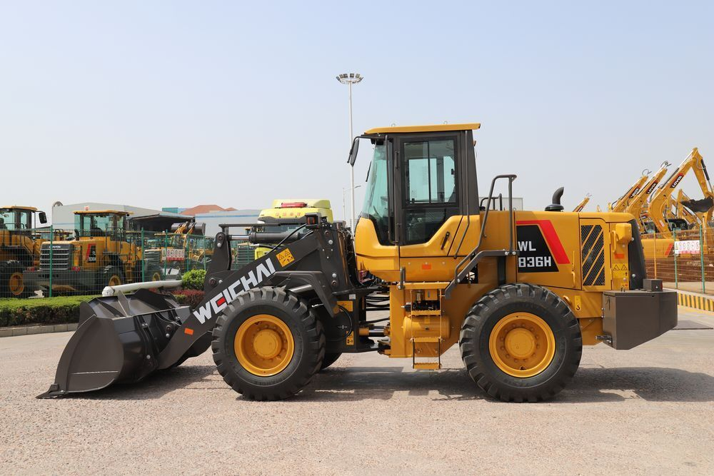 Колесный погрузчик WL836H