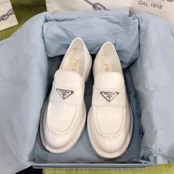 Лоферы Prada
