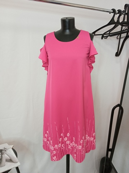 Платье летнее трапеция ,ярко розовое, с открытыми плечами. Размер - 44 русский.