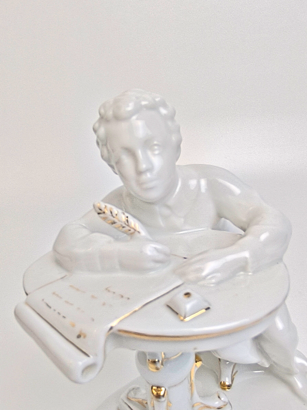 Фарфоровая статуэтка "Юный Пушкин" ЛФЗ