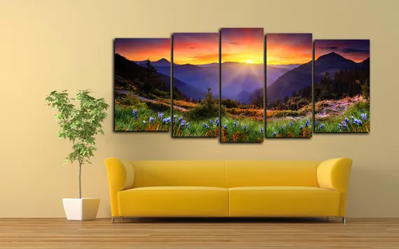 Модульная картина "Лучи рассветного солнца в горах"