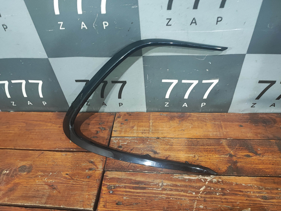 Молдинг решетки бампера правый Camry (XV70) 20-нв Б/У Оригинал 5271206240