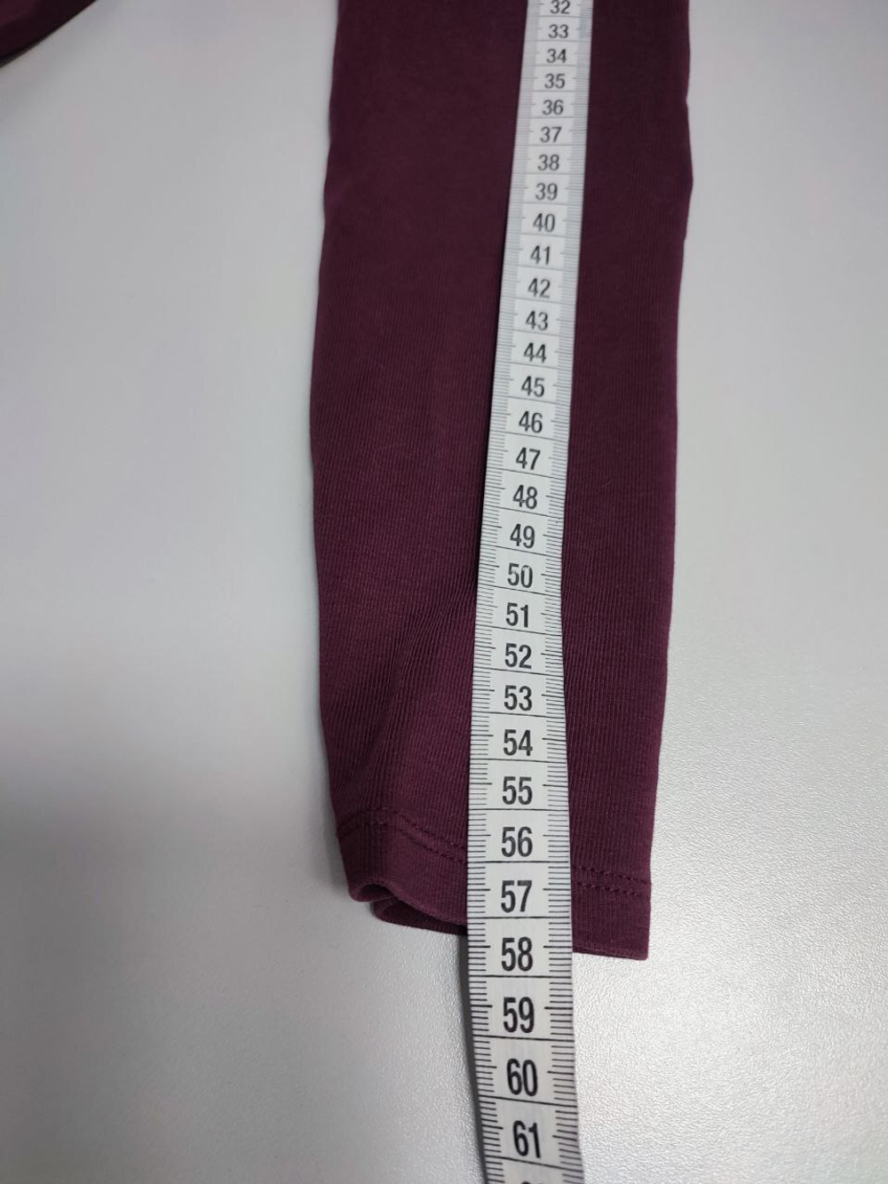 Водолазка Uniqlo сливовая 42 размер