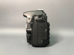 Nikon D90 1800 кадров пробега.