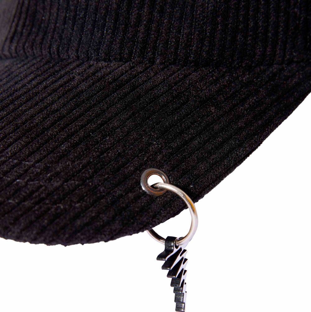 Кепка Смерч с Подвеской Черная