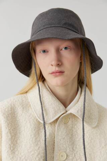 Панама из серой шерсти
