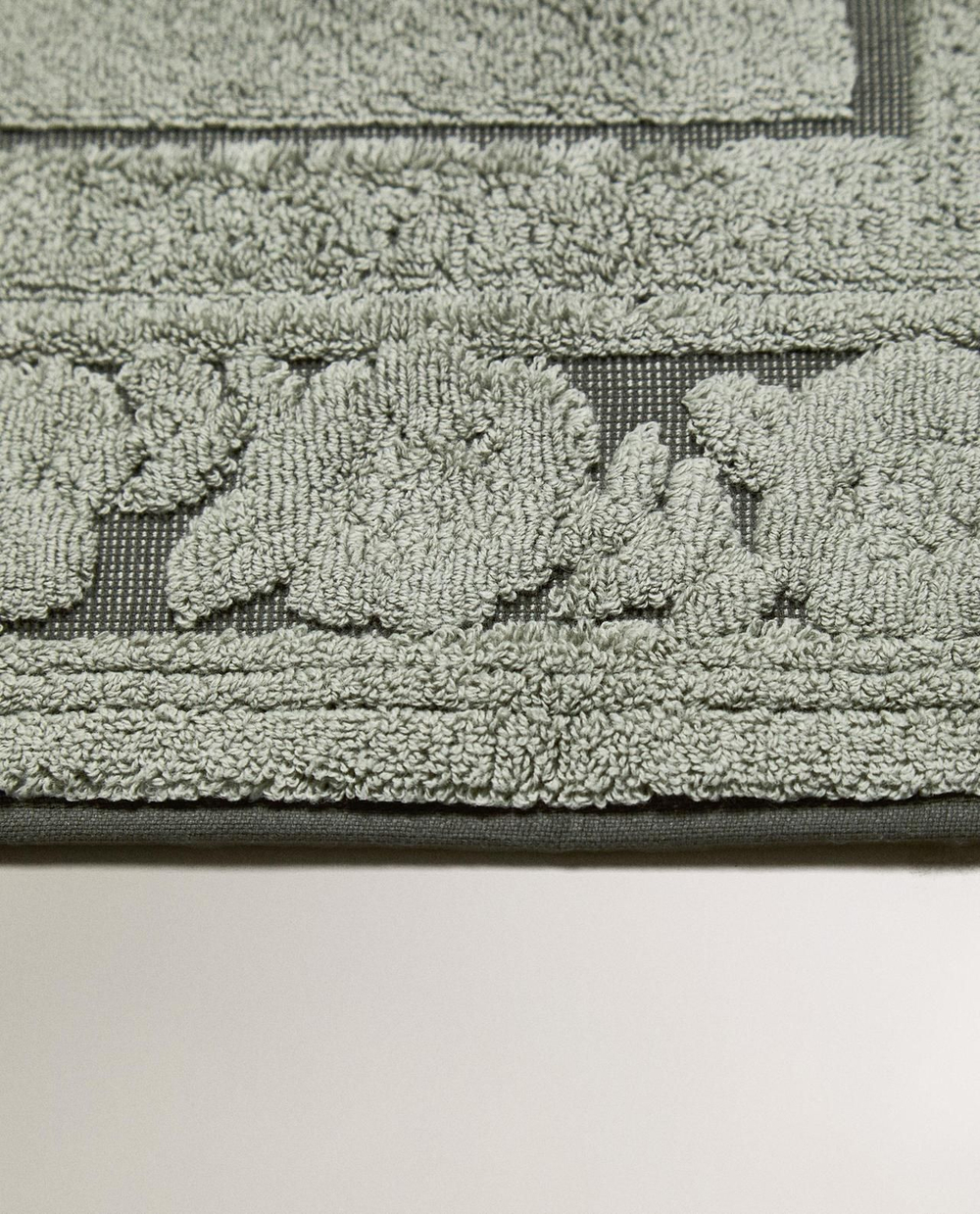 Zara Home - Коврик для ванны с фаской akardow в цветы, зеленый, 50x80 см