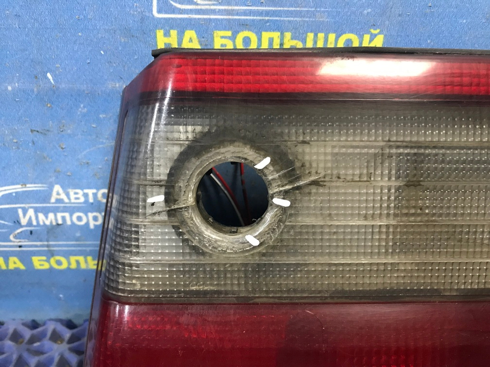 Вставка багажника правая TOYOTA CARINA E 1996