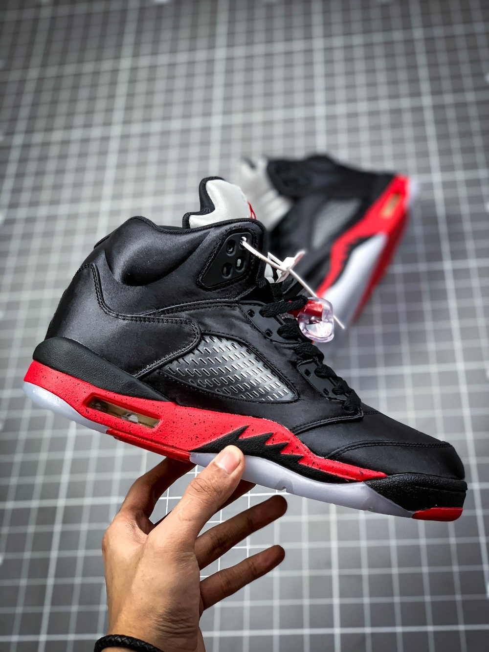 AIR JORDAN 5 RETRO SATIN BRED NOIR/UNIVERSITE ROUGE