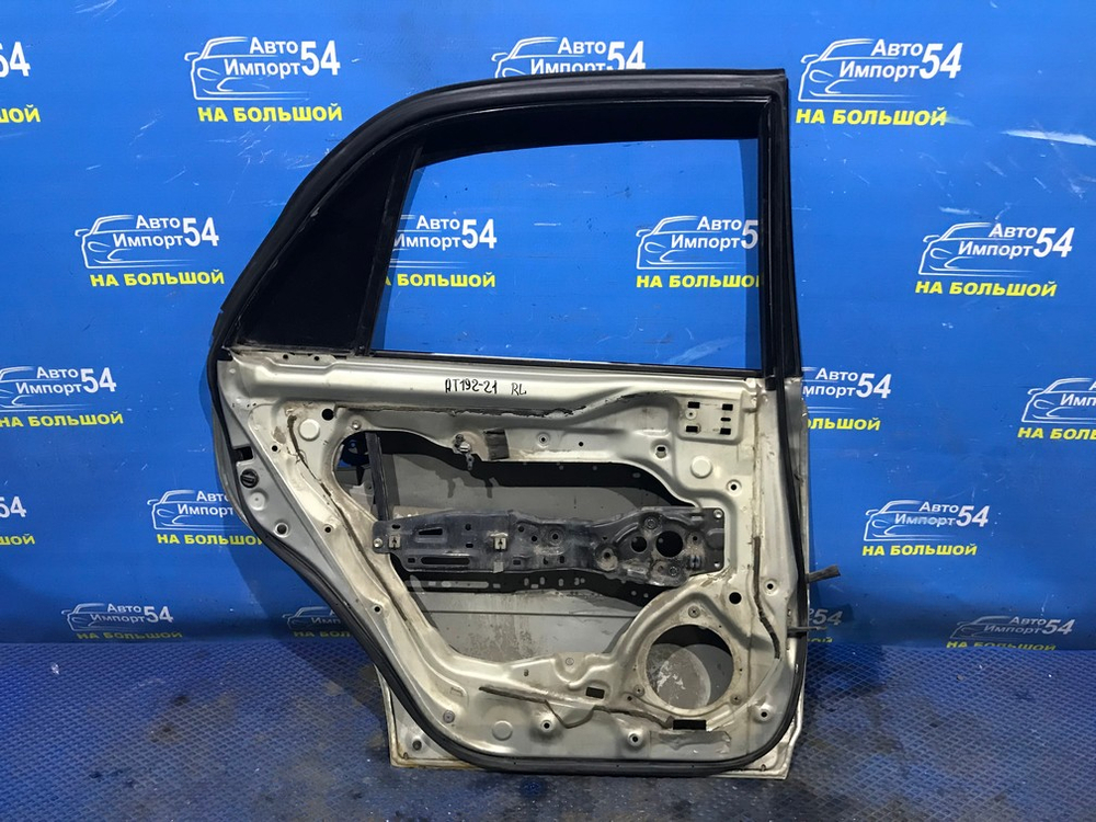 Дверь задняя левая TOYOTA CARINA 1994