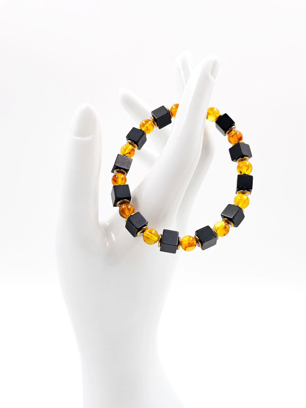 Браслет на руку из натурального янтаря