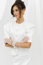 Блуза из атласа на пуговицах молочная