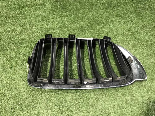 Решетка радиатора левая BMW X3 F25, X4 F26 (2014-2017)