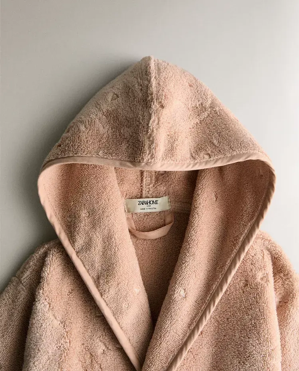 ZARA HOME ДЕТСКИЙ ХАЛАТ СО ЗВЕЗДАМИ И СЕРДЕЧКАМИ, РОЗОВЫЙ