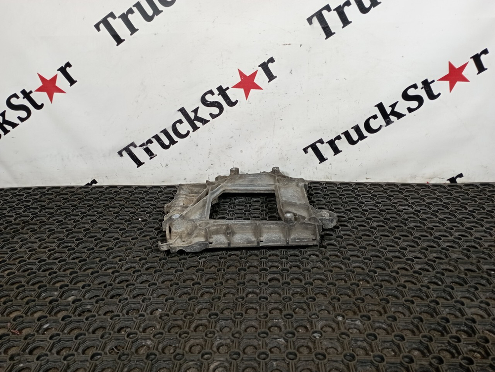 Кронштейн эбу двигателя