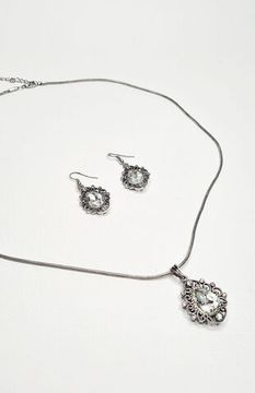 Комплект бижутерии (колье, серьги, браслет, кольцо)