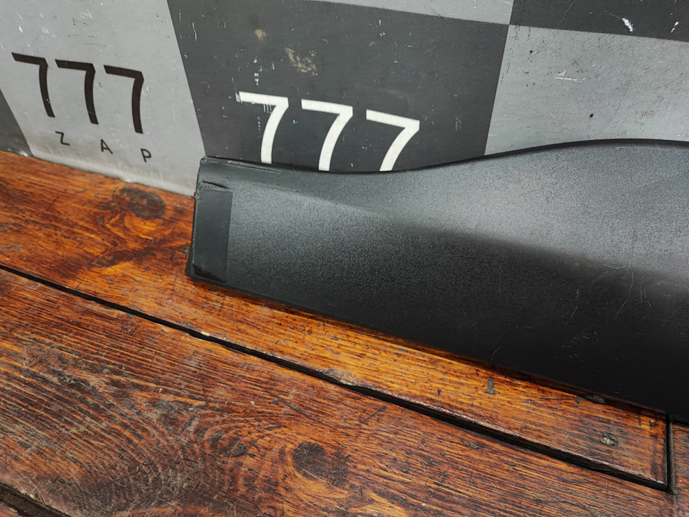 Накладка двери задней правой Toyota RAV4 V (XA50) 18-нв Б/У Оригинал 7507742040