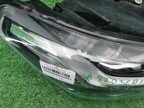 Фара правая Volvo XC40 1 (2017-2022) LED