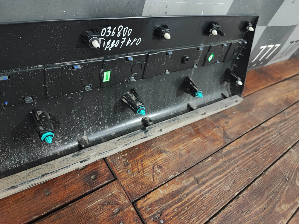 Накладка двери передней правой Chery Tiggo 7 Pro 20-24 Б/У Оригинал 609001831AA