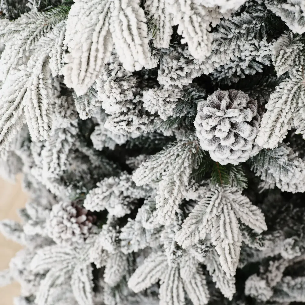 Заснеженная елка с гирляндой встроенной «Saint Paul» (Литая+пвх) 180 см / 1,8 м