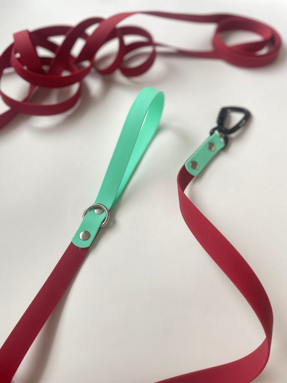 Поводок для собак из биотана, 20 мм , 3 м , винный и мята , карабин авиационный