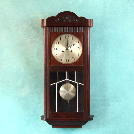 Старинные настенные часы