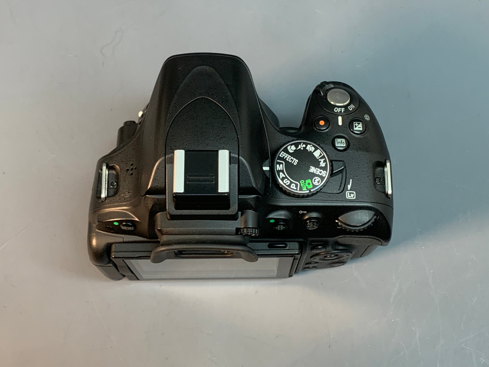 Nikon D5100 Kit 18-55mm 3.5-5.6G VR 205 кадров