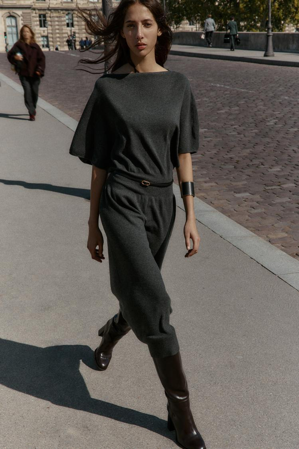 ZARA ТРИКОТАЖНОЕ ПЛАТЬЕ МИДИ С ПОЯСОМ, ТЕМНО-СЕРЫЙ