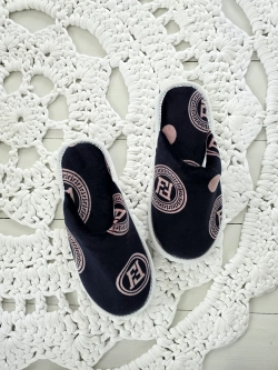 Велюровые тапочки