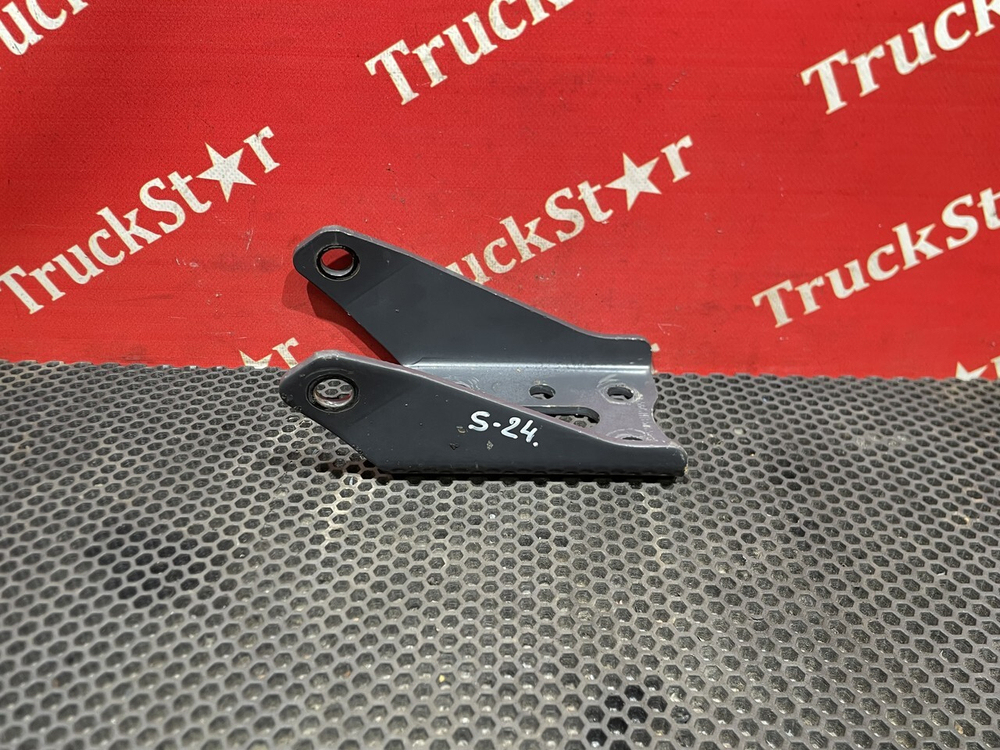 Кронштейн амортизатора переднего левый 2021г.